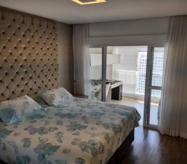 Quarto do casal com cama king confortável 