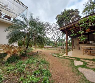 área verde com espaço gourmet e churrasqueira 