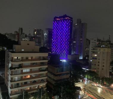 Vista da cidade  a noite 